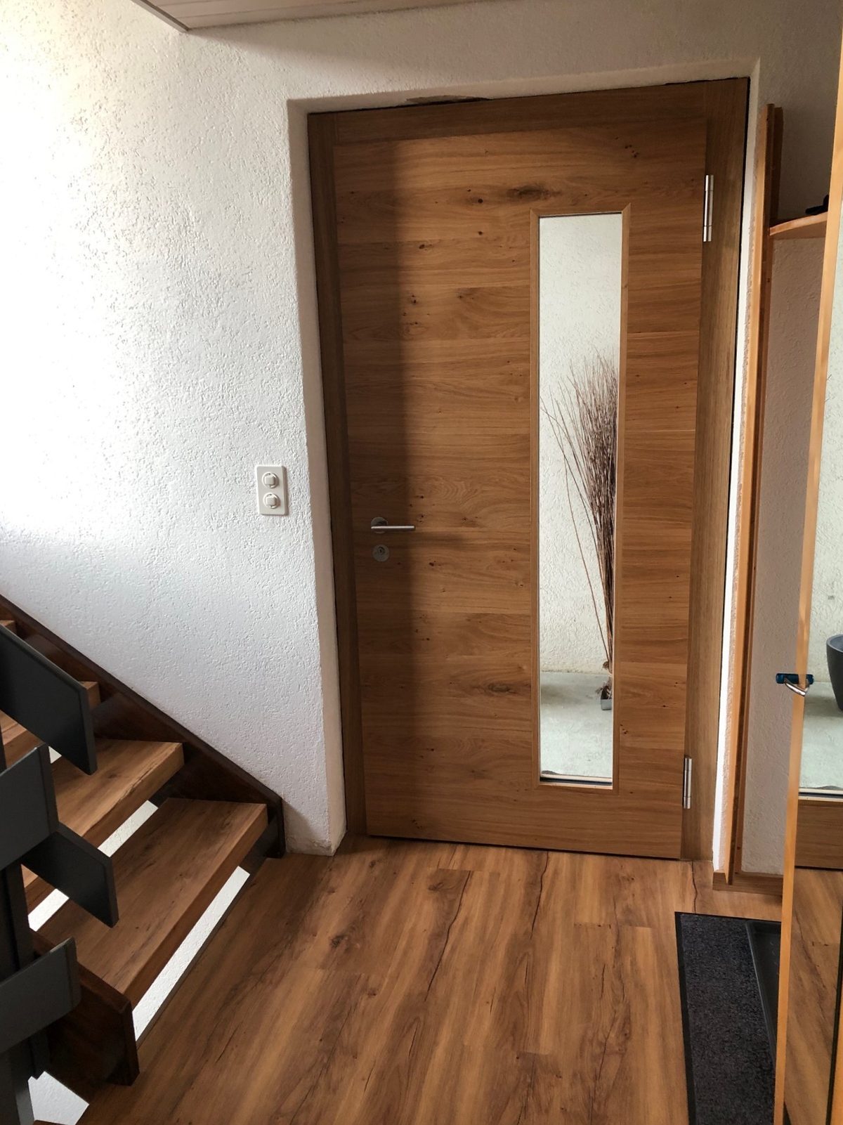 Neue Hauseingangstüre bei Einfamilienhaus