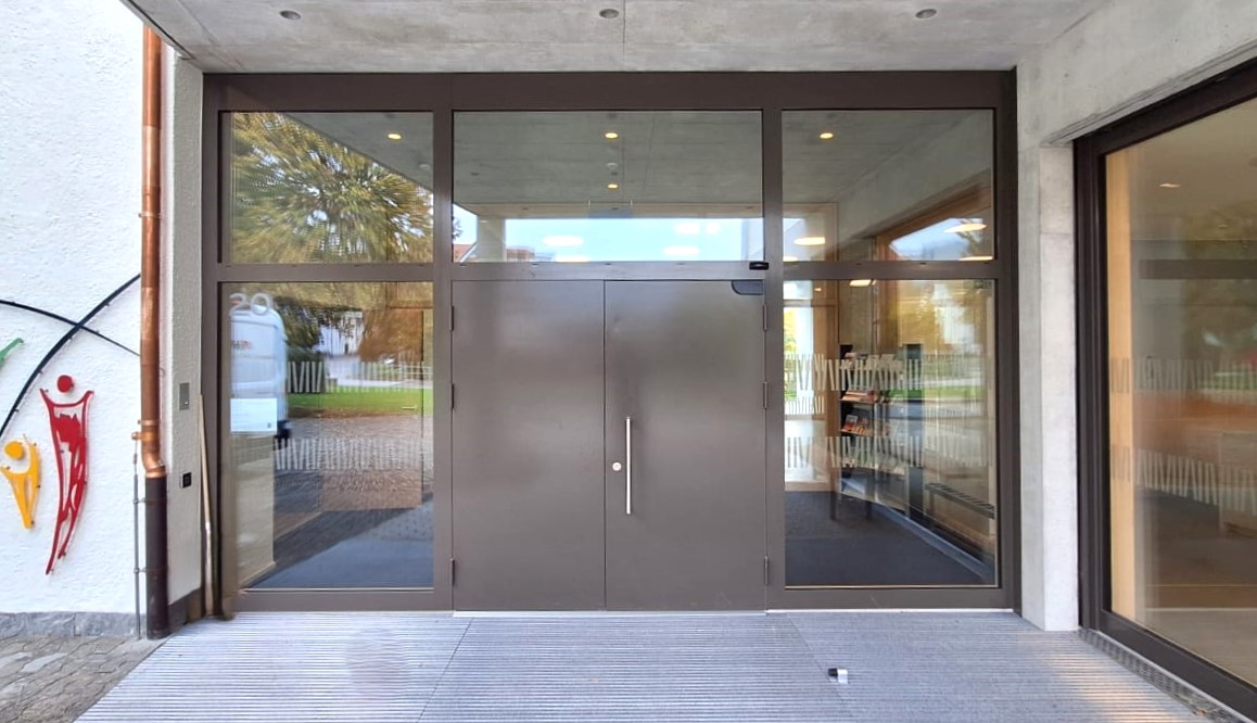 Du betrachtest gerade Aussentüren für das neue reformierte Kirchgemeindehaus in Goldach